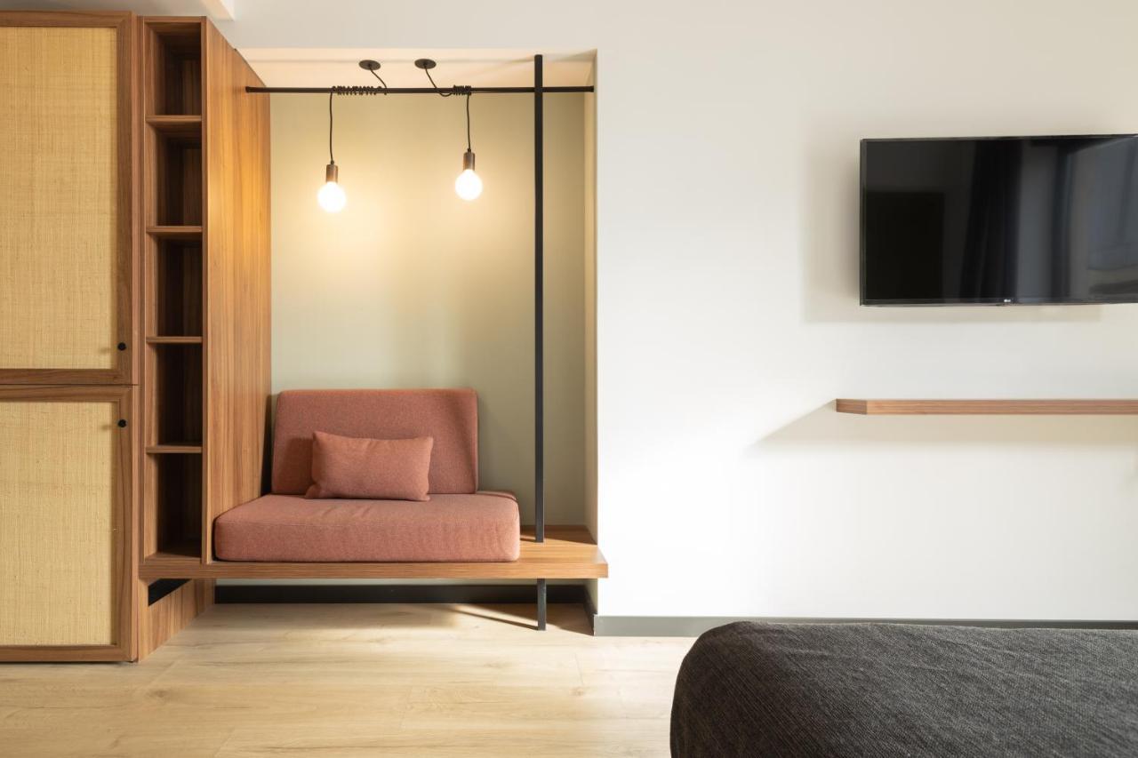 Hotel Orangine 오스피탈레트 데 요브레가트 외부 사진