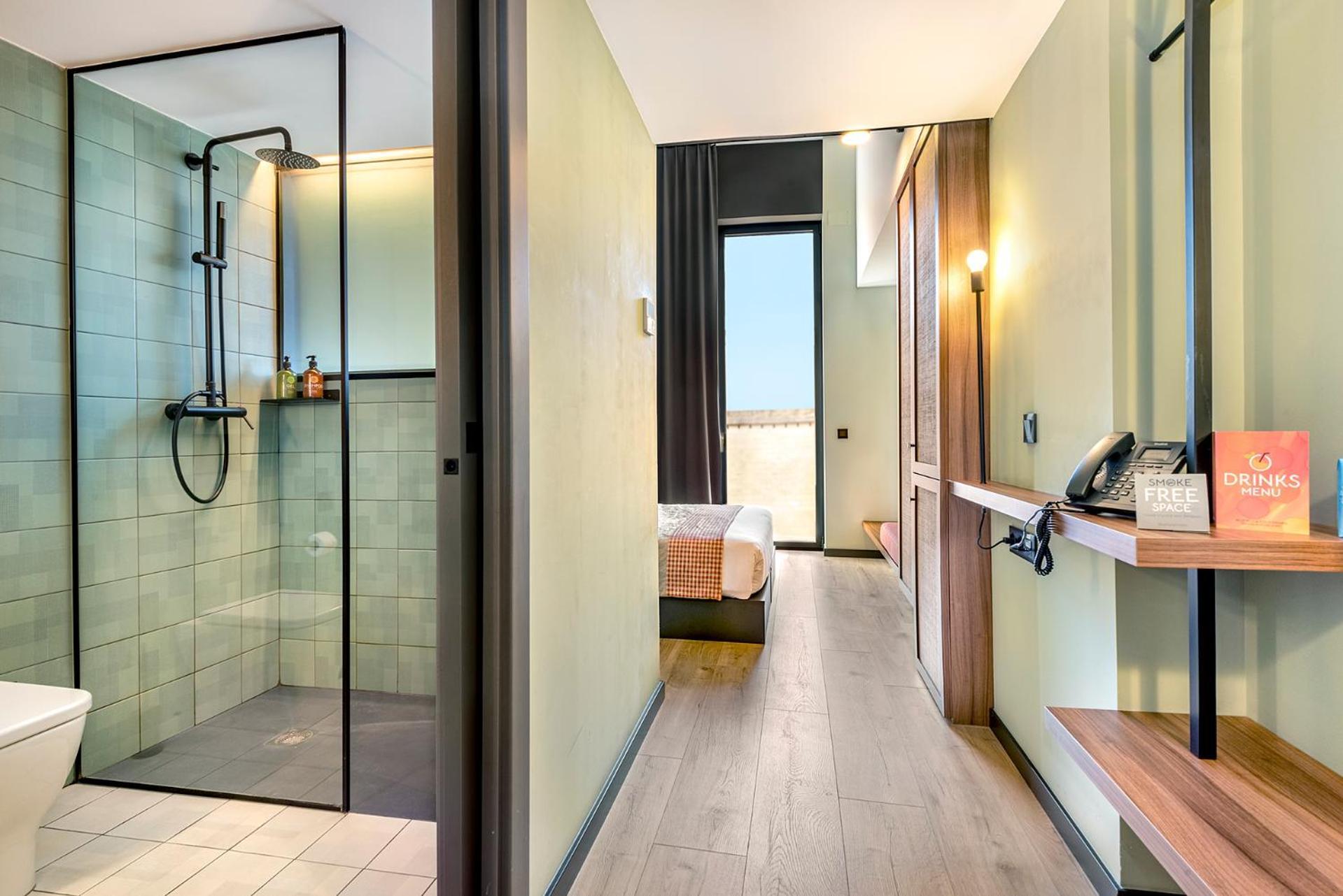 Hotel Orangine 오스피탈레트 데 요브레가트 외부 사진